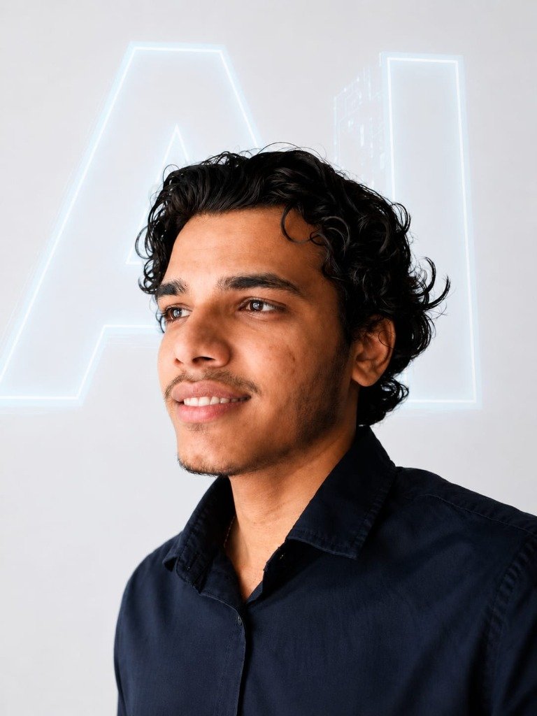 Dev Patel Profile Photo